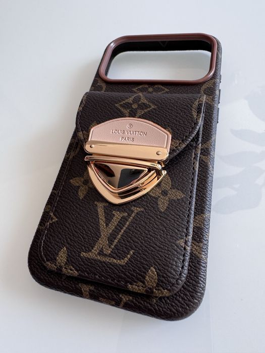 Piekne etui LV  na telefon  Iphon 17 pro max