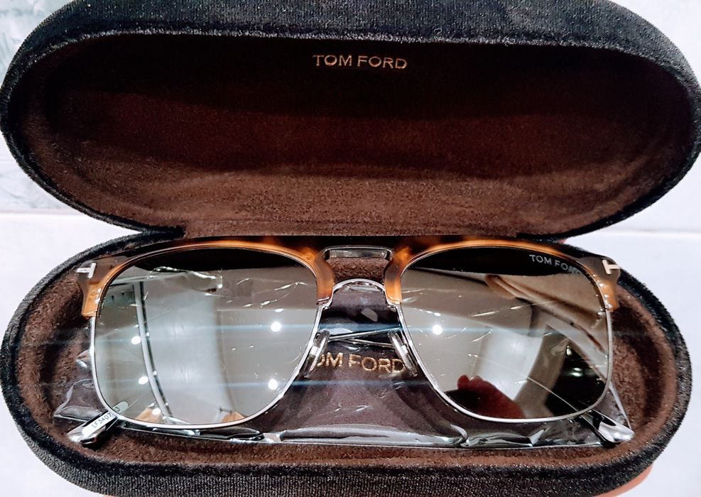 Солнцезащитные очки Tom Ford