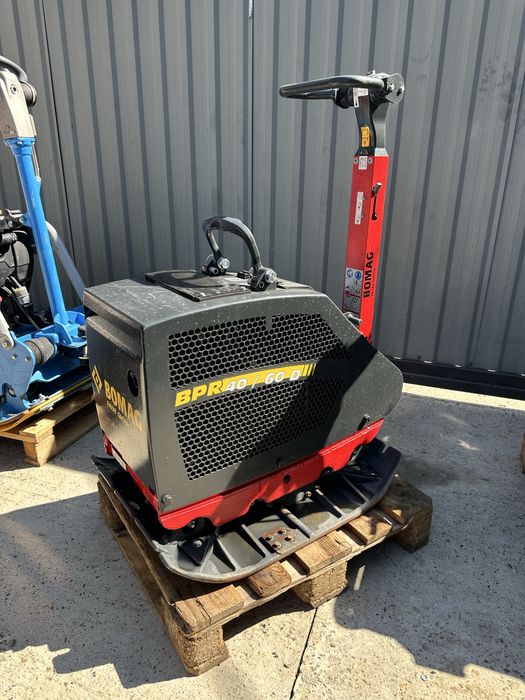 Реверсивна віброплита Bomag BPR 40/60 D Bomag BPR 25/50 вібротрамбовка