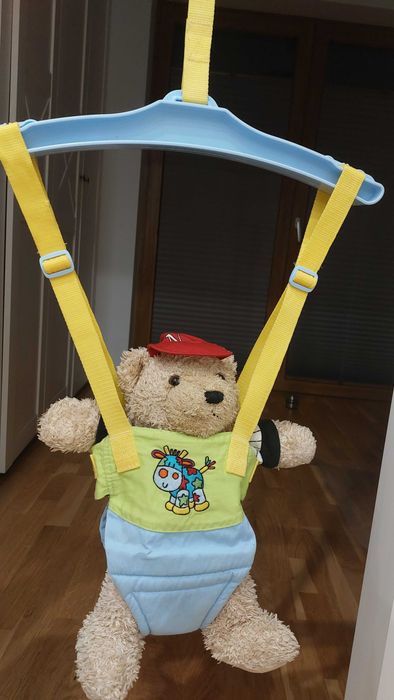 Skoczek zawieszany na futrynie oraz huśtawka