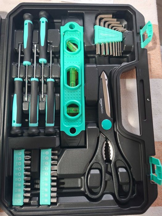 Amazon Basics zestaw narzędzi 142-elementowy do prac domowych