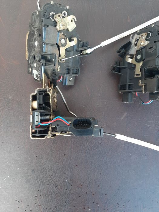 Дверні ручки,замки ауді а6 с5