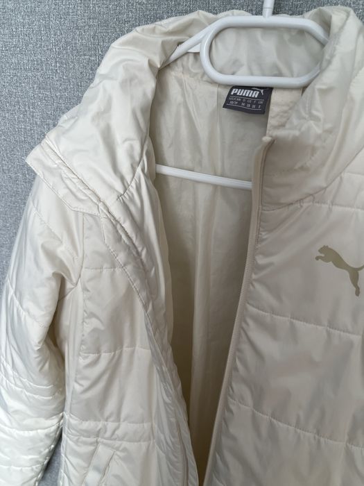 Весняна жіноча курточка Puma Xs оригінал,кольору слонової кістки