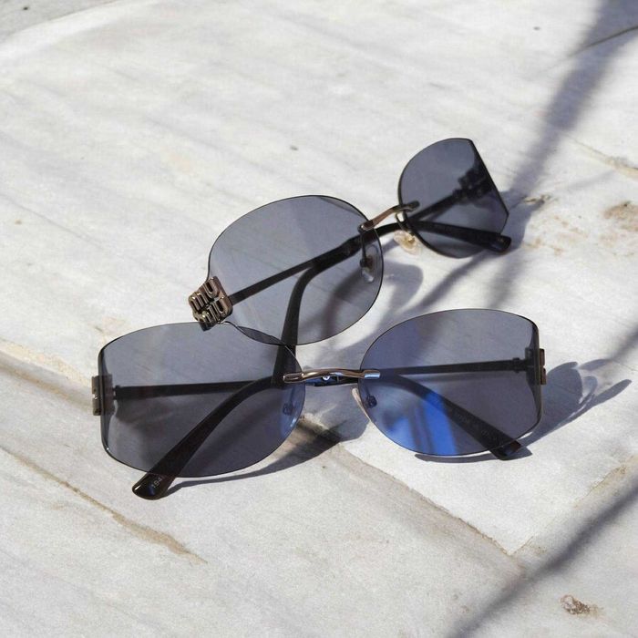 Стильні сонцезахисні окуляри MIU MIU