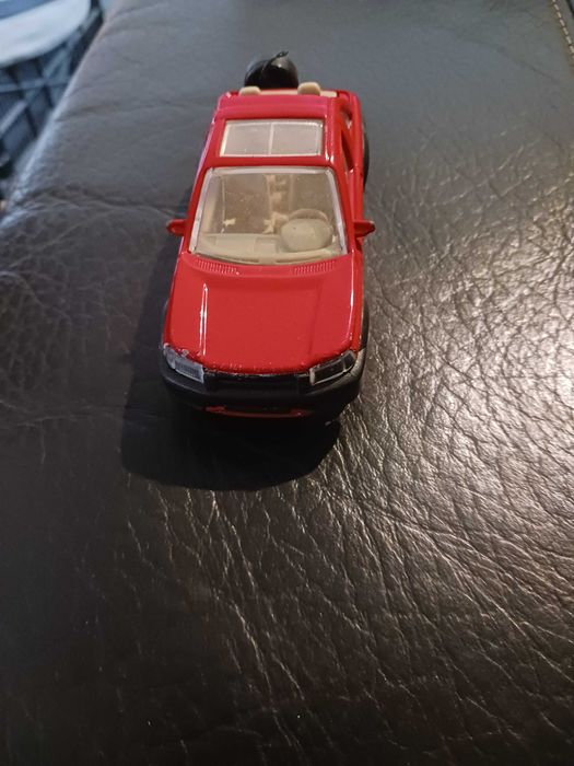 Burago 1.43 land rover