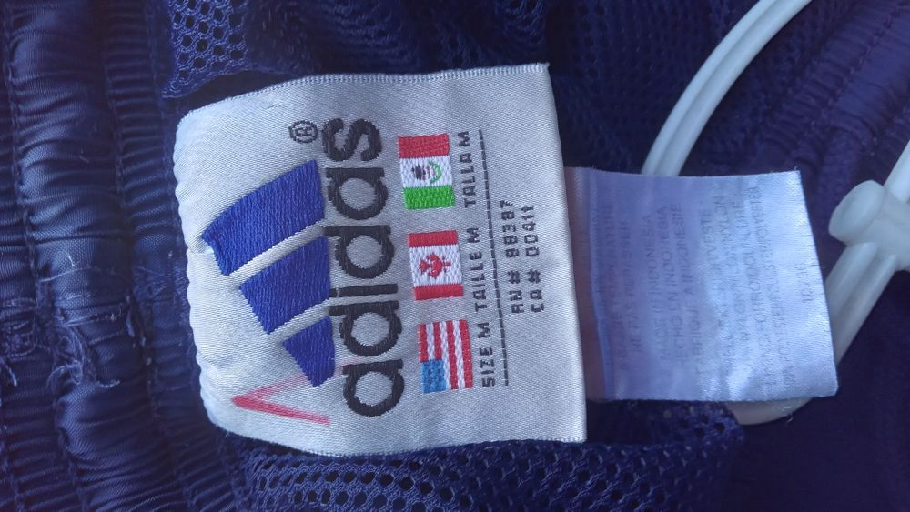 Adidas ( vintage )  шорты  m-l