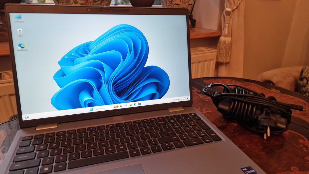 Dell Latitude 5531 i7/16 GB/512 GB/Dotyk/Win11 Pro+oryg torba i myszka