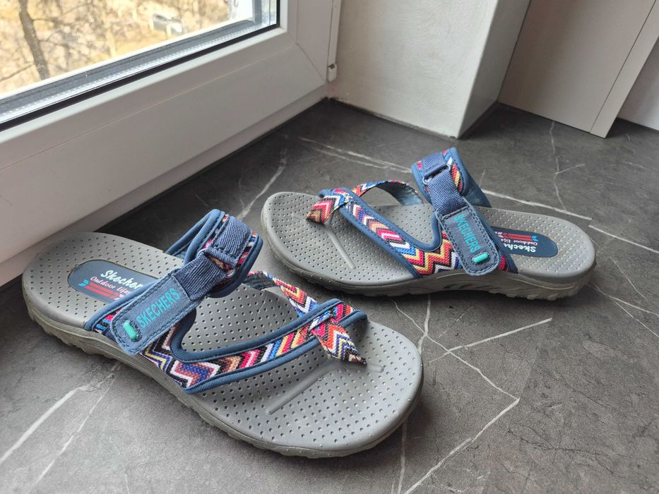 Босоніжки сандалі шльопанці в'єтнамки skechers