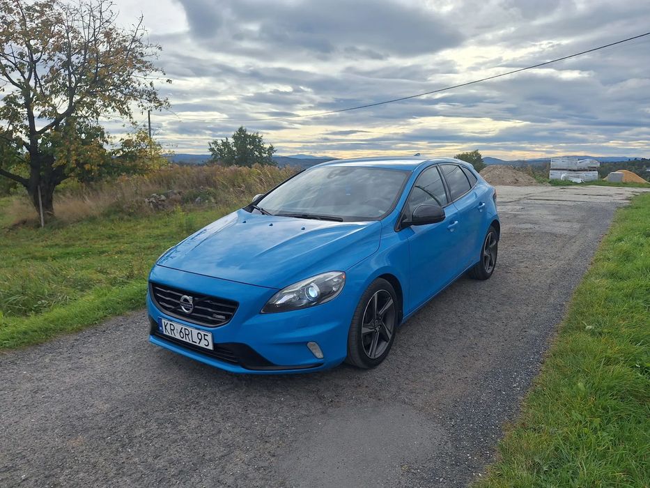 Volvo V40
