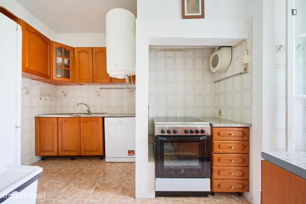 Quarto - localizado em São Bento Lisbon