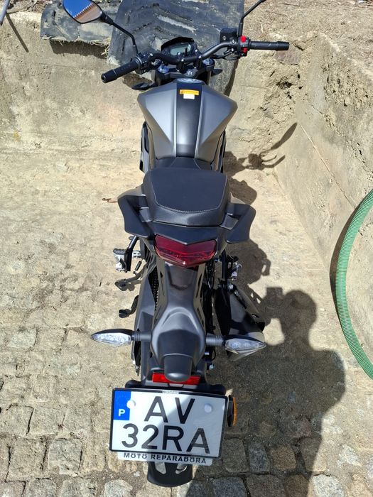 Vendo mota semi nova
