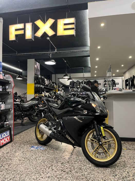 Yamaha YZF-R 125 em bom estado.  (Reservada)