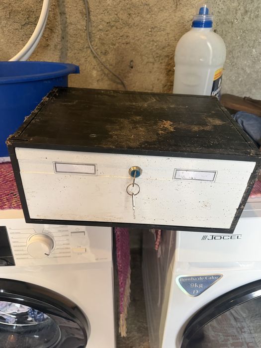 Caixa de correio de embutir