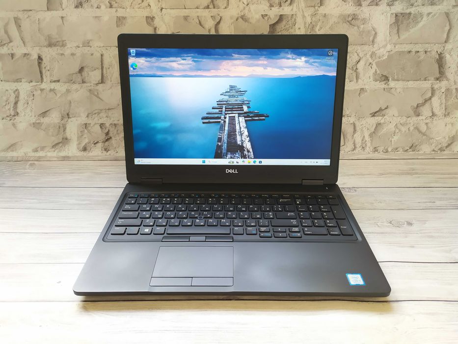 Dell Precision 3530 FHD i5-8400H/16GB DDR4/256GB SSD/NVIDIA P600 4GB