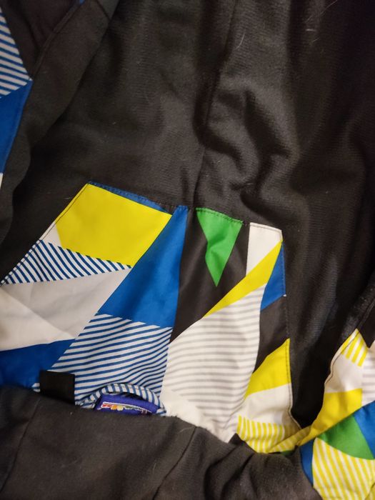 Куртка демісезонна дитяча на 5-6 р.