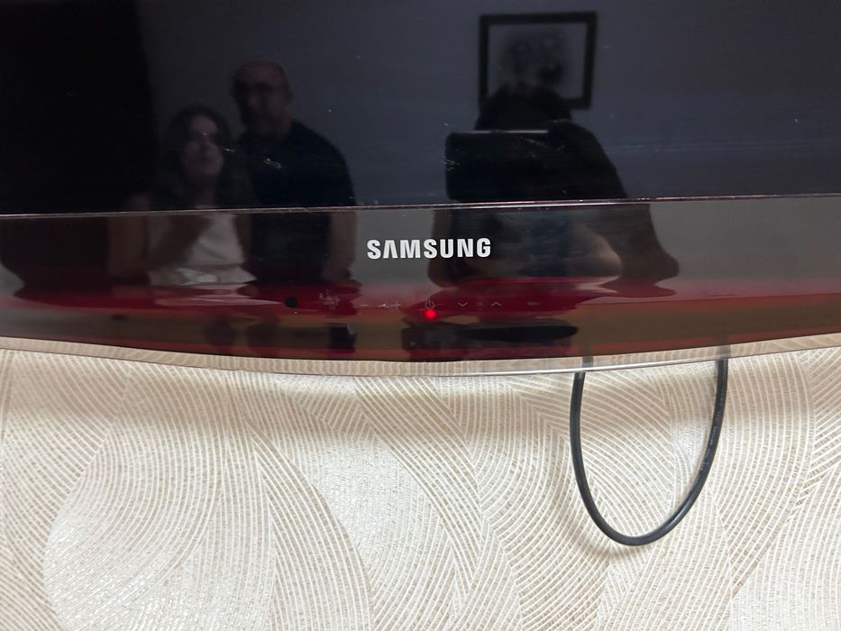 Vendo televisão em segunda mão