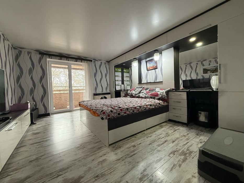 Укомплектований будинок з бомбосховищем