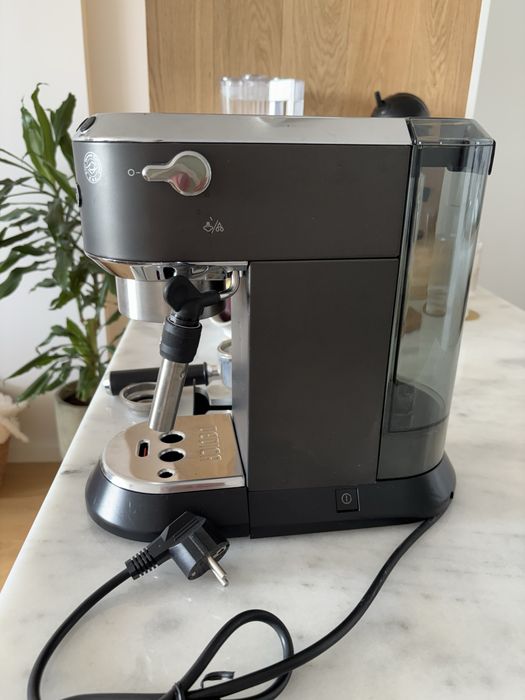 Máquina de Café Delonghi