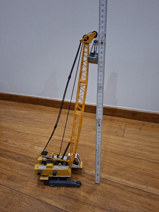 Model Siku 3536 Liebherr koparka linowa