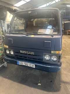 Nissan Cabstar  3500kg  caixa aberta