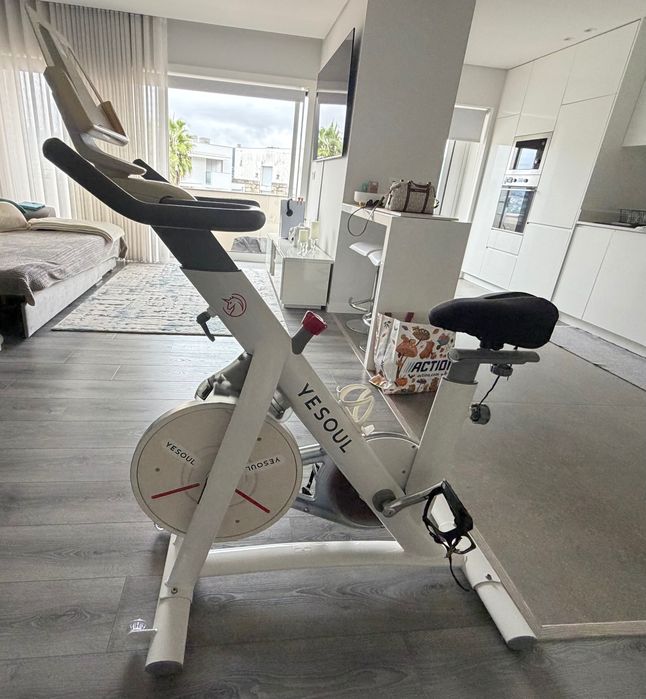 Bicicleta Estática / Spinning YESOUL – Como Nova (Com Suporte p/ Tablet/Telemóvel)