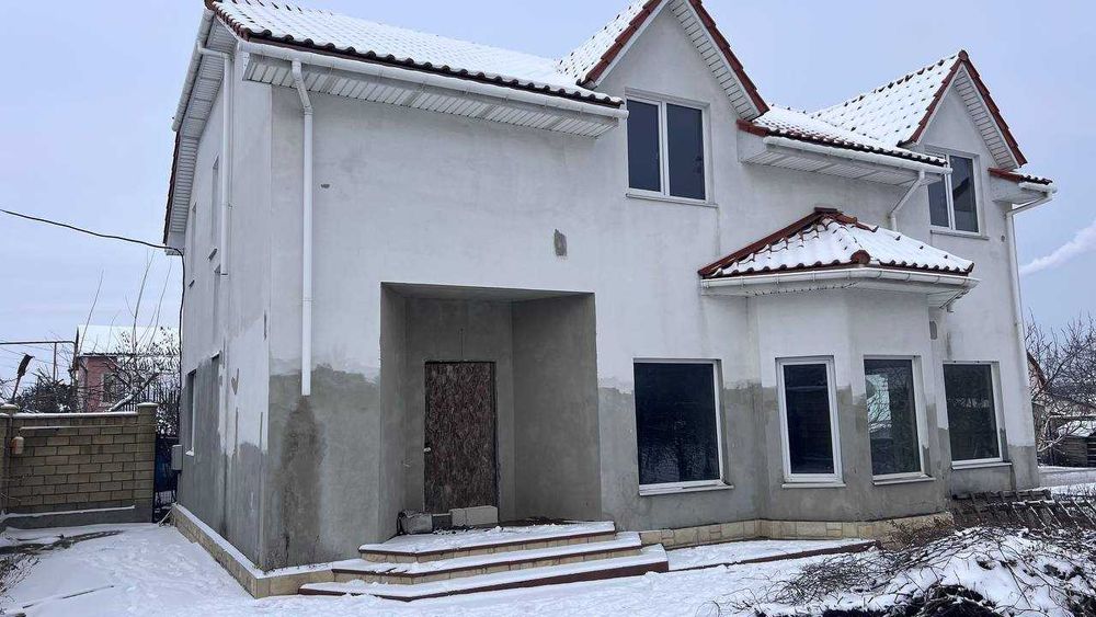 Продам 2этажный дом 190м2 на 6 сотках земли в г. Черноморск