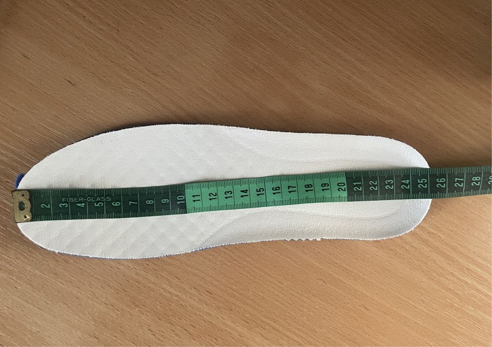 Зелені жіночі кросівки