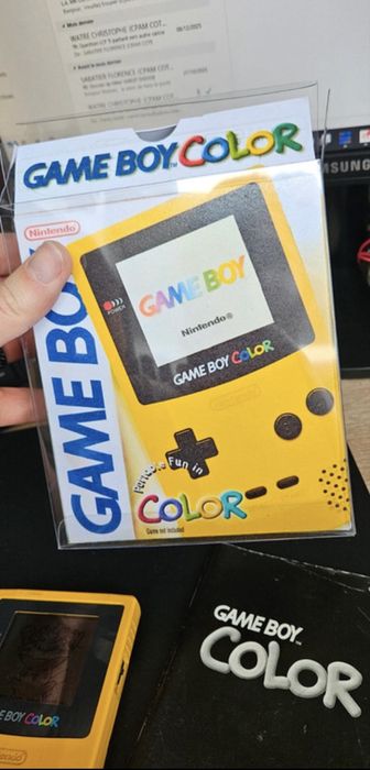Game boy color na caixa