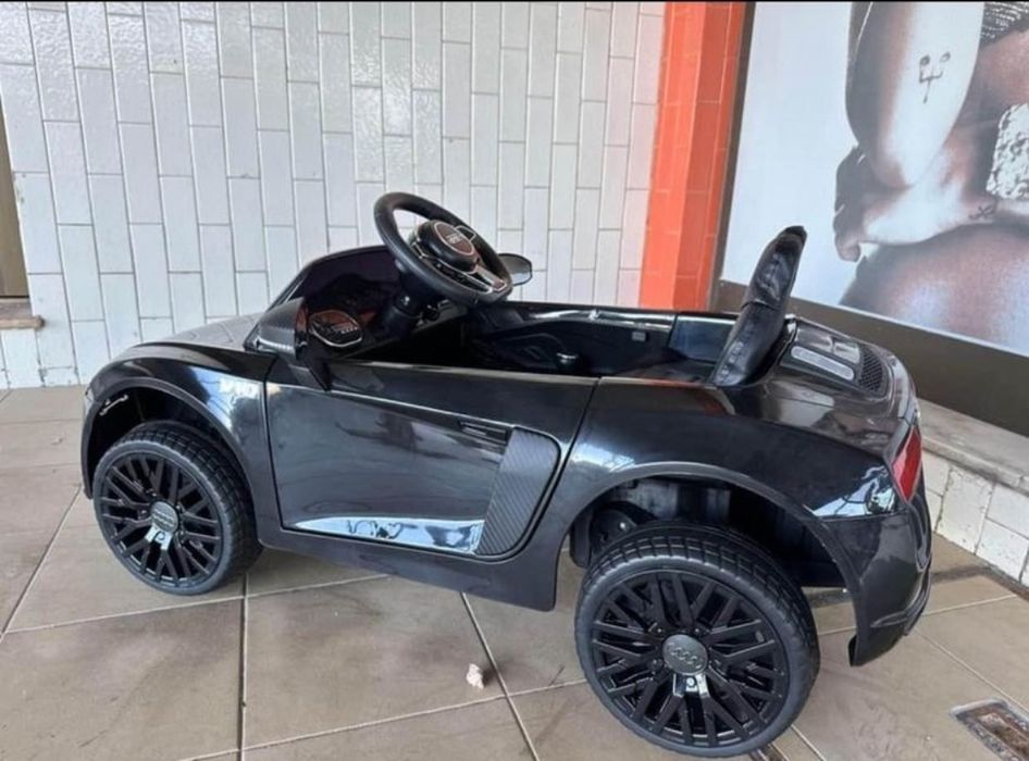 Audi r8 criança/ r/c