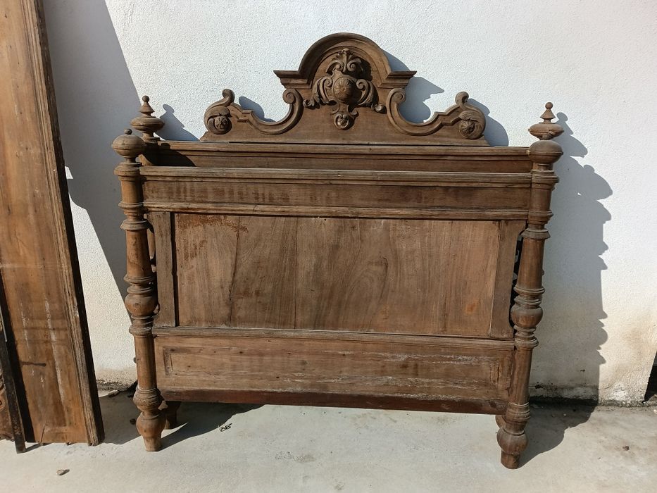 Cama antiga século XIX