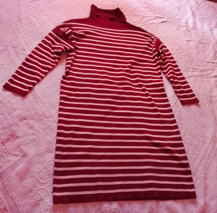 Vestido bordô às riscas brancas com gola não é muito quente, tamanho único dá até ao XXL,tem elastano