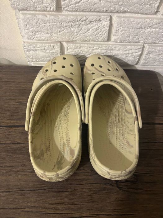 Crocs Classic Marbled Clog