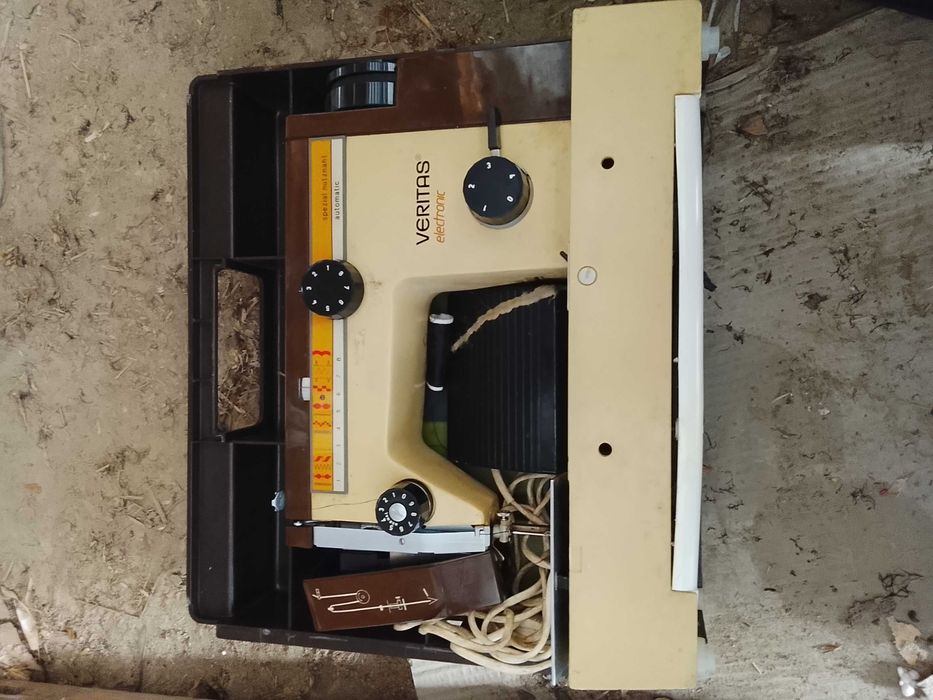 Швейна машинка veritas