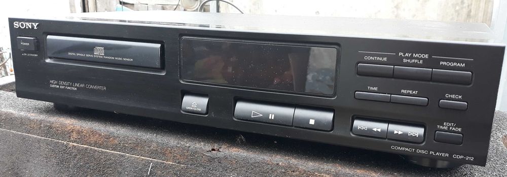 Sony CDP-212  проигрователь cd дисков \документы\ с Германии