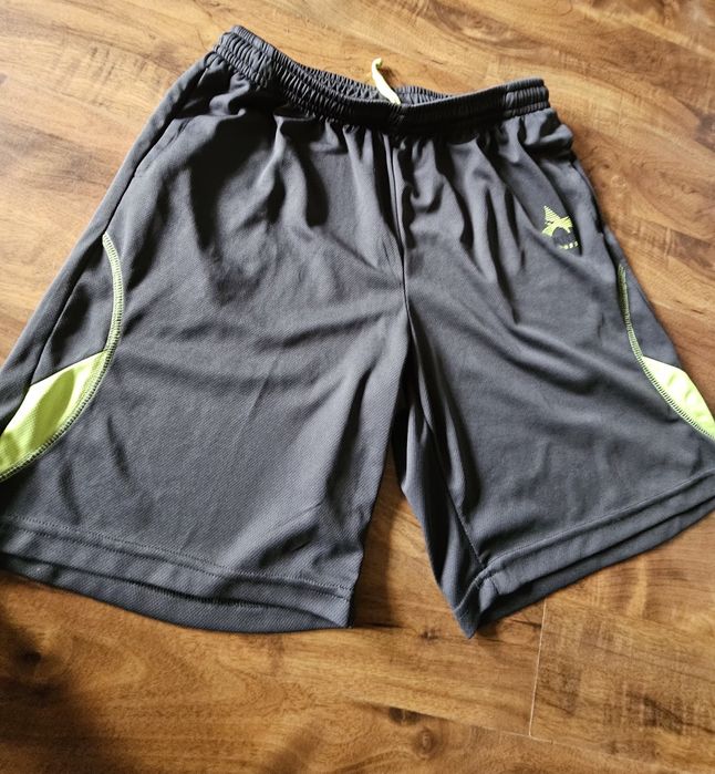 Szorty na WF lub basen M