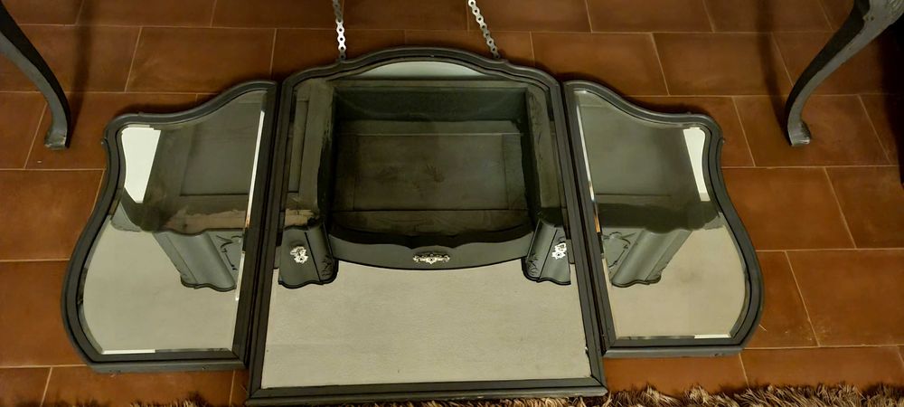 Toucador estilo Queen Anne com 3 espelhos
