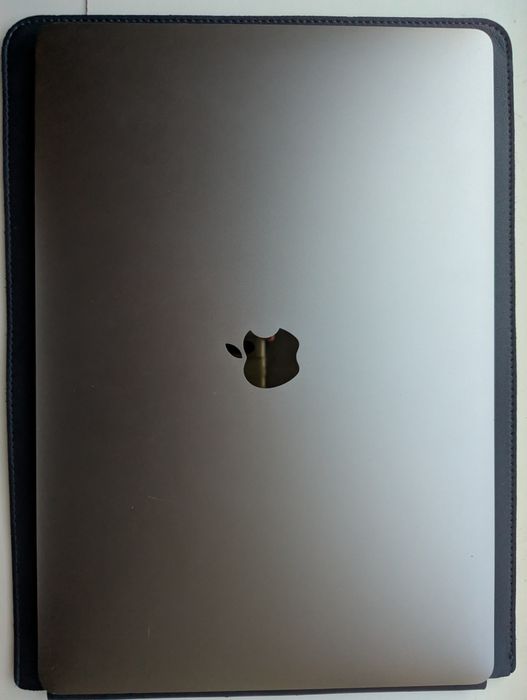 MacBook Pro 2019 i9 15" TouchBar 16Gb DDR4 / 500Gb