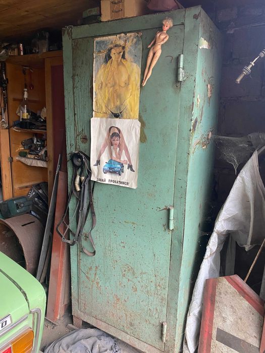 Сейф с ключем. самовывоз 100 дол