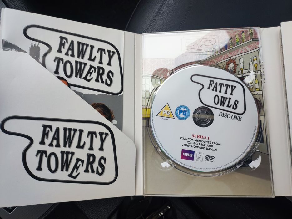 "Fawlty Towers" com John Cleese - Edição remasterizada 30 anos