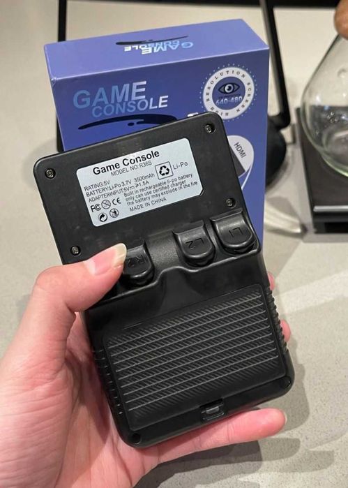 Consola de jogos portátil retro R36S Linux