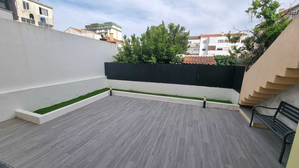 T2 com logradouro – Alto do Seixalinho- Verderena – Recosta - Barreiro — Alto Do Seixalinho, Santo André E Verderena, Setúbal