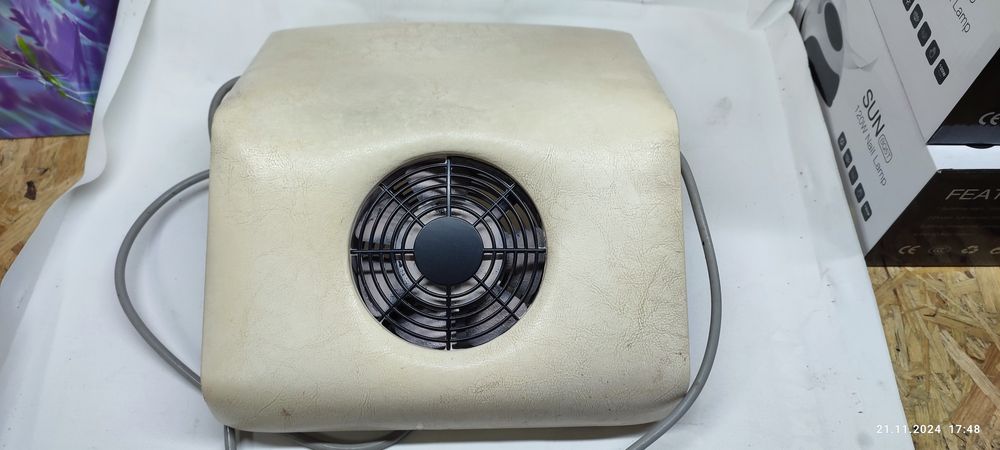 Витяжка для манікюру