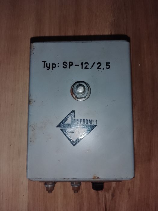 Elektrozawory, stare części elektroniczne