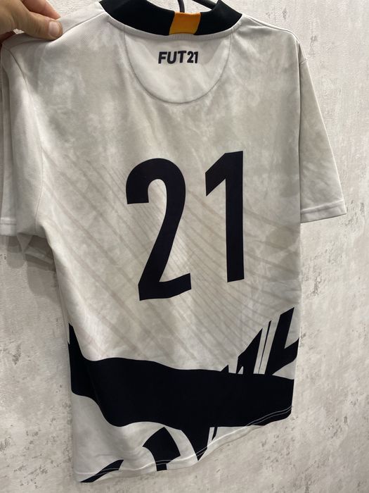 Футболка EA SPORTS