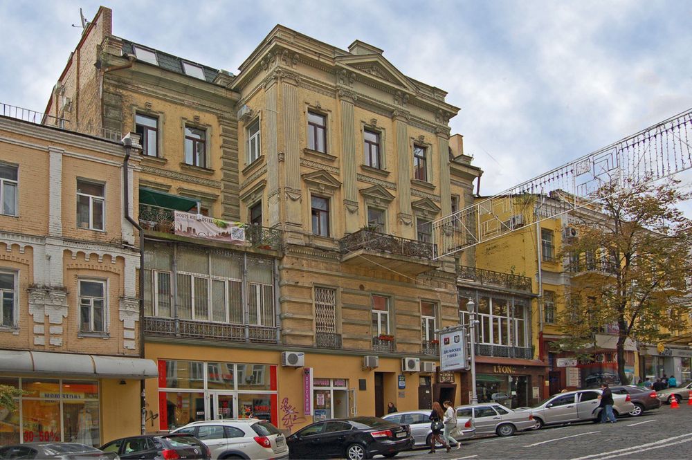 Сдам квартиру цоколь центр Прорізна