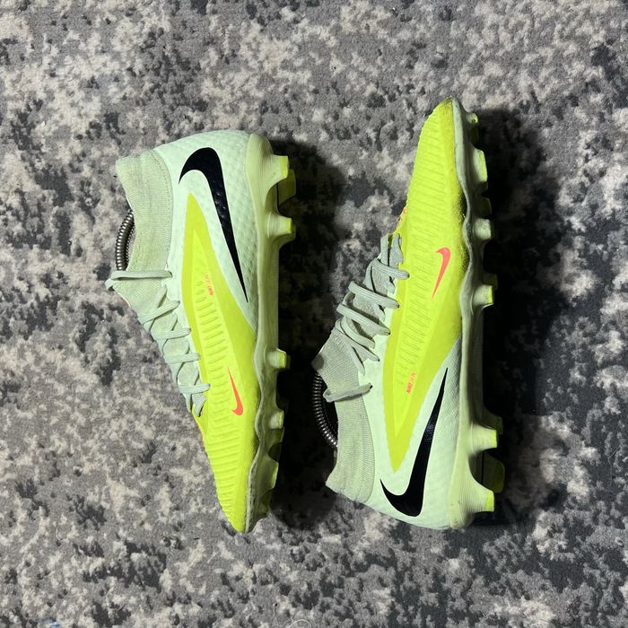 Продаю бутци Nike Phantom GX
