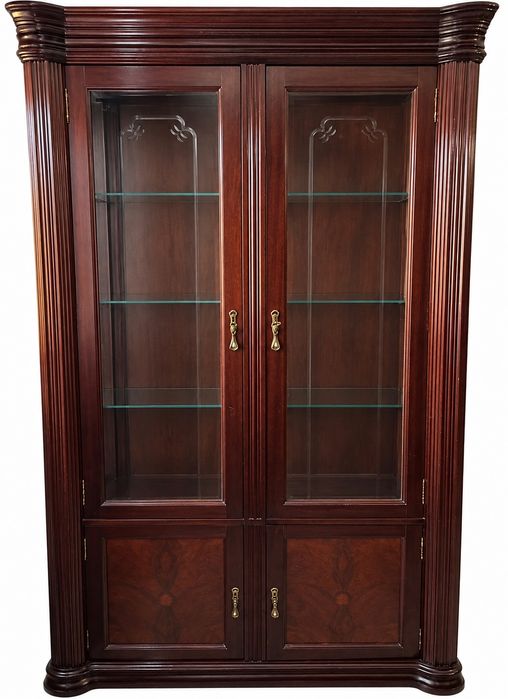 Móvel castanho vitrine