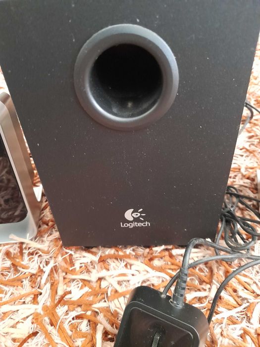 Colunas Logitech 2.1