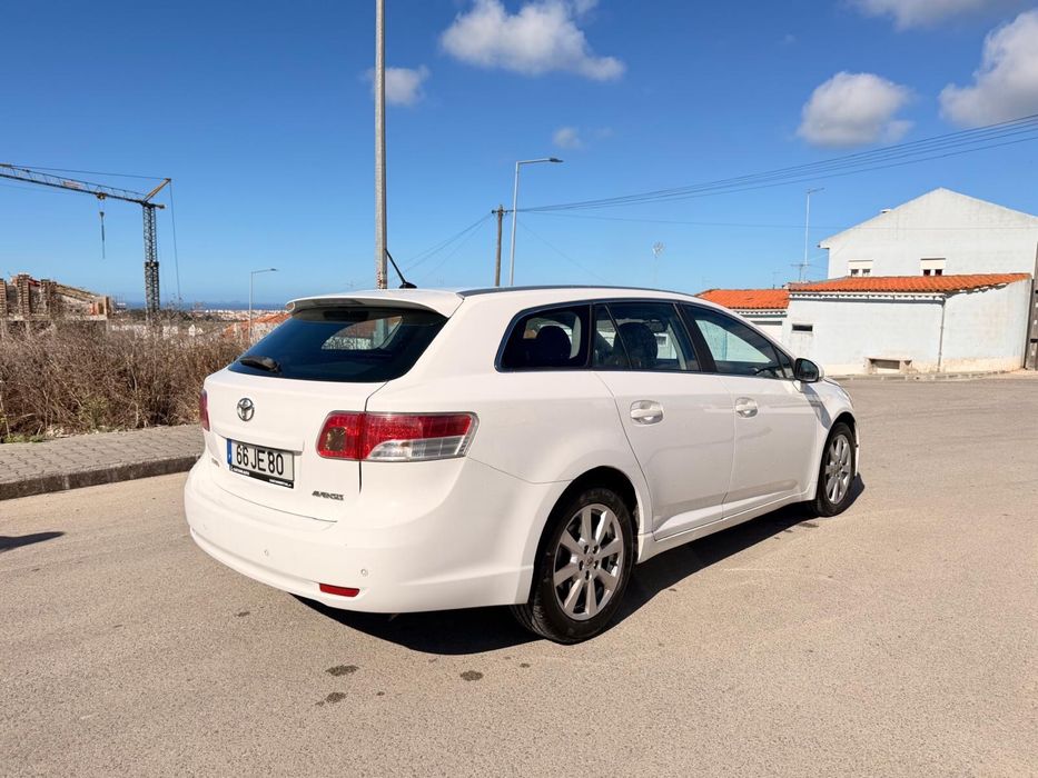 Toyota Avencis 2010