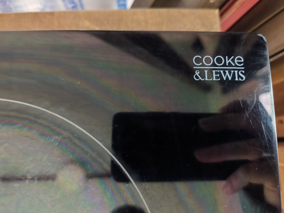 Placa Vitrocerâmica Cooke & Lewis - Funcional (Canto partido)